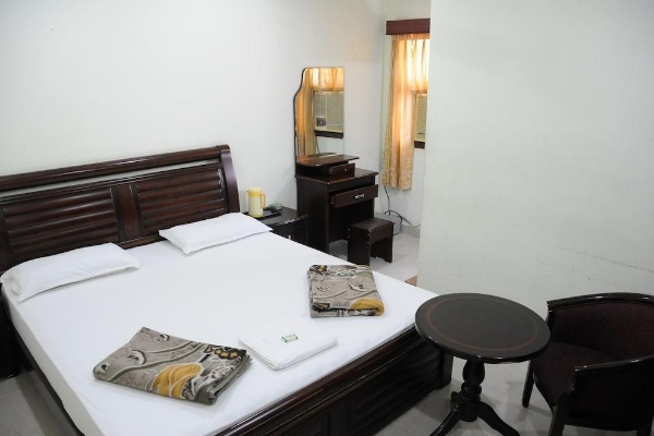 Hotel Lloyds Guest House - US Consulate